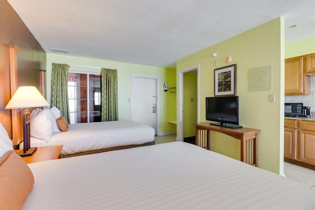 Pierview Hotel And Suites 迈尔斯堡海滩 客房 照片